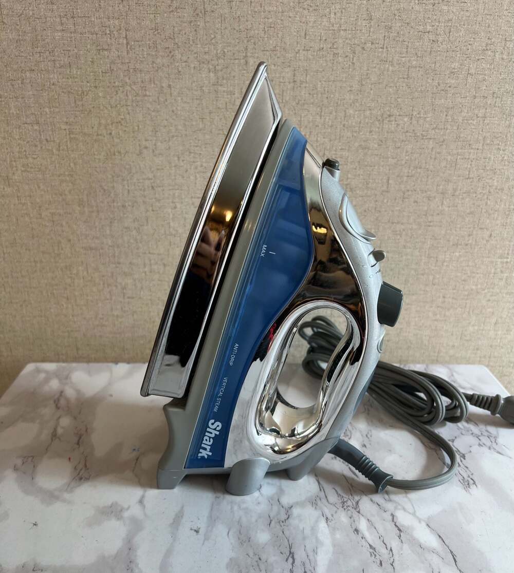 Shark GI468NN 10 Professional Steam Iron